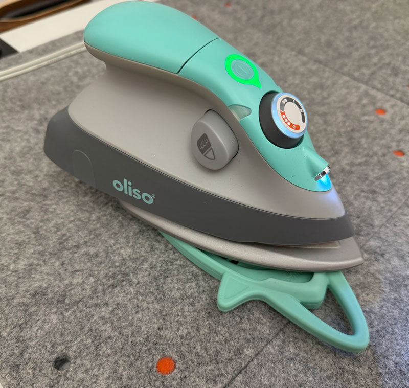 M3Pro Oliso mini iron